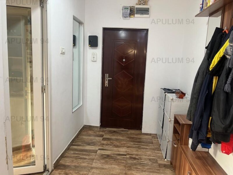 Apartament 3 camere Valea Oltului- stradal. 